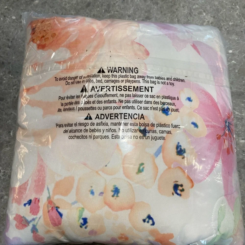 NEW!  Blush Floral Butterfly Toddler Bedding and Comforter Set Bed-In-A-Pink